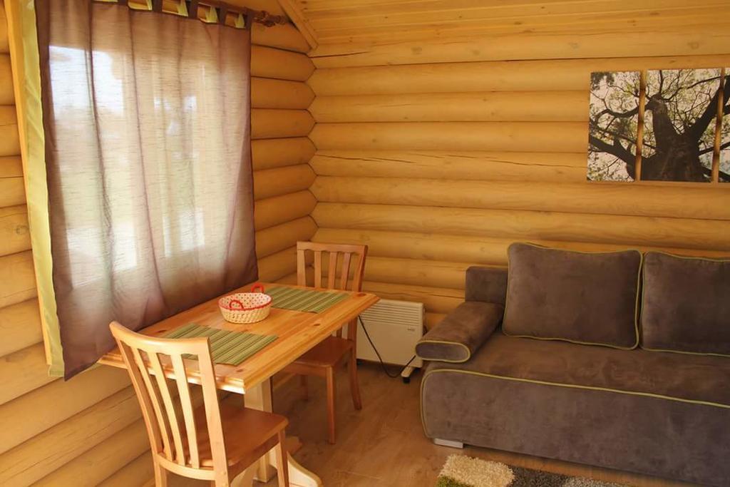 Tuzseri Palinka Tanya Buitenkant foto